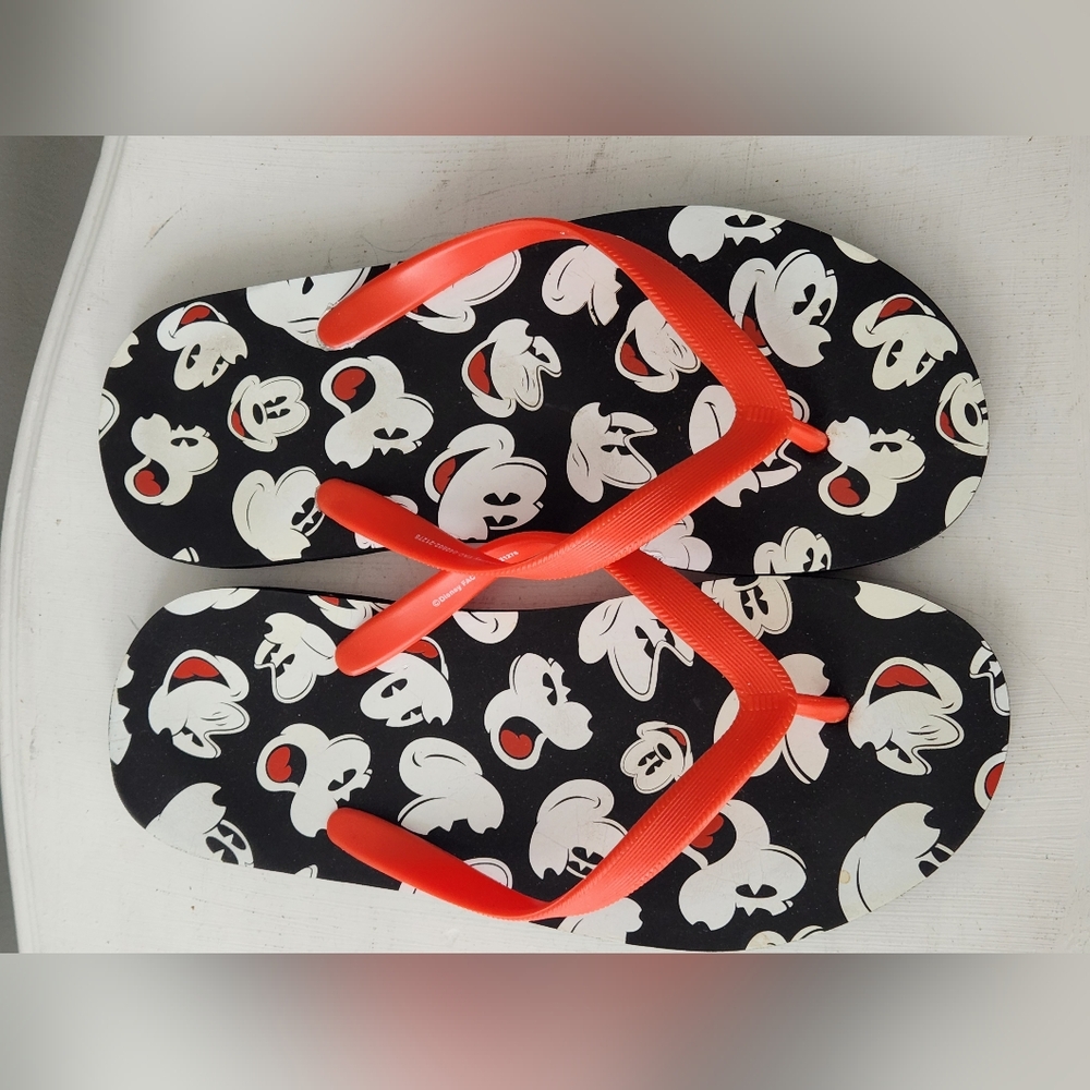 Disney Parks Mickey Mouse Flip Flops Men's 6-7/Women's 8-9 - Worn Once - Picture 4 of 8